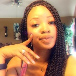 Meet your Posher, Kelli d